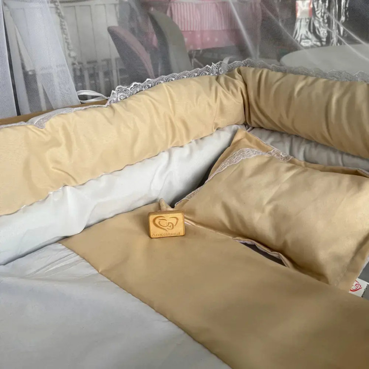 تخت کنار مادر چوبی آنجل همراه نئون و آویز